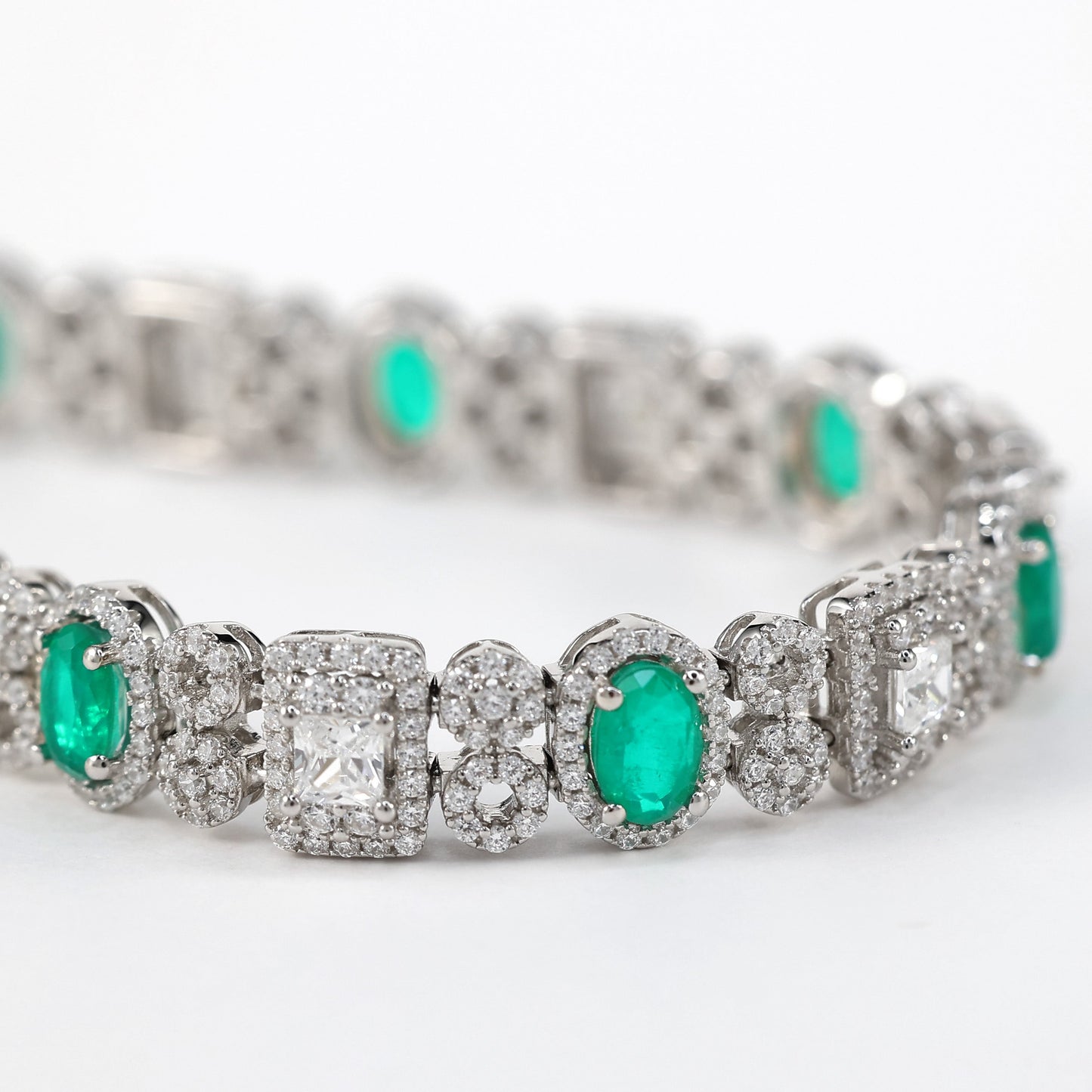 Micro-setting oval shape emerald color fully studded fancy bracelet, sterling silver