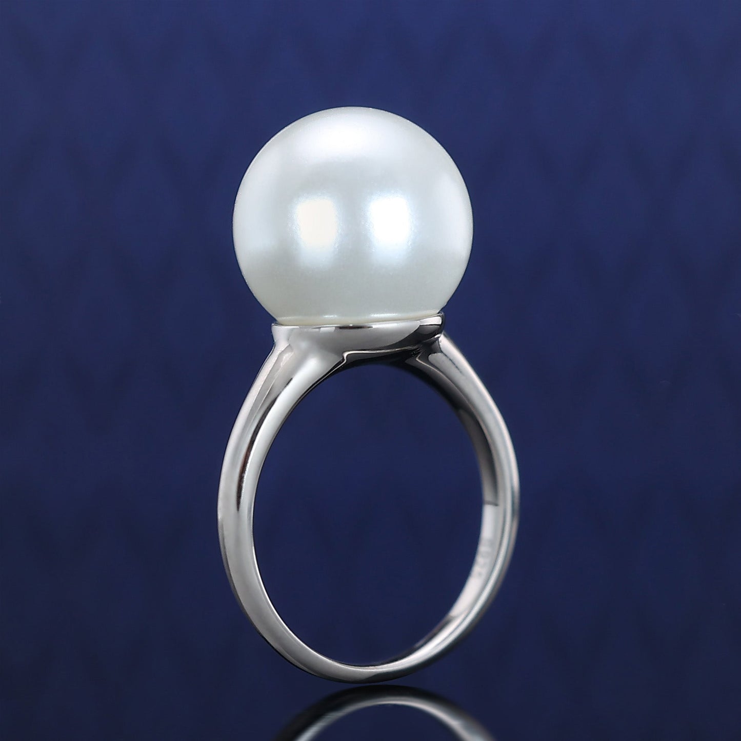 White Shell pearl classic ring, sterling silver