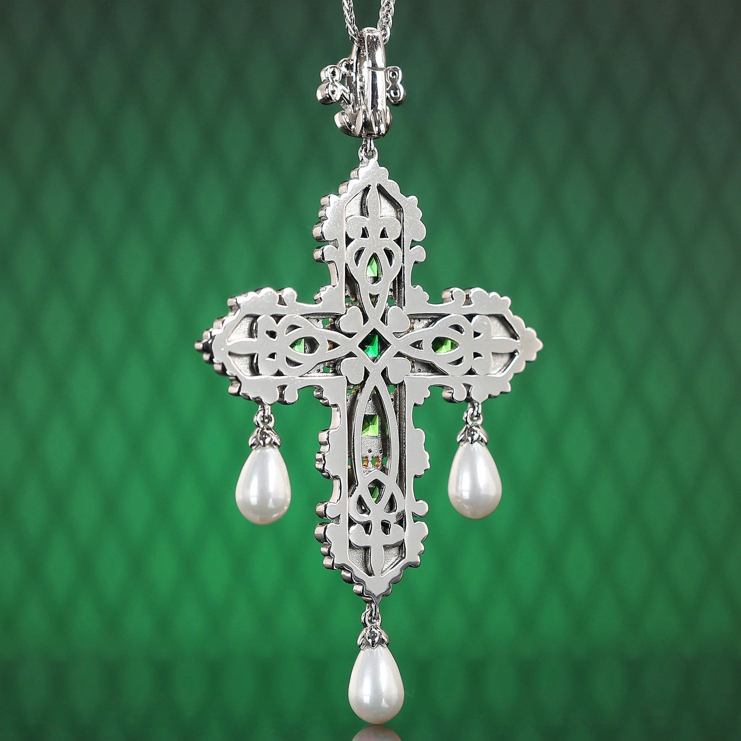Limited editionMicro-setting green diamond color lab created stones Knot cross retro drop pearl Pendant, sterling silver