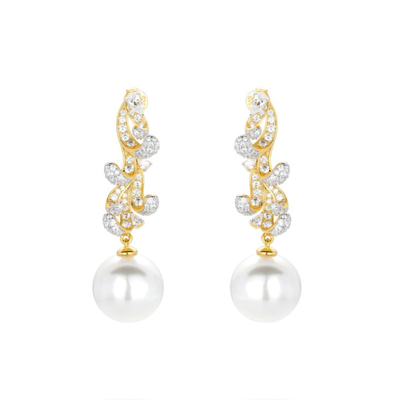 Pre-order High Jewelry collection: The White Pearls and Gold Vine Earrings