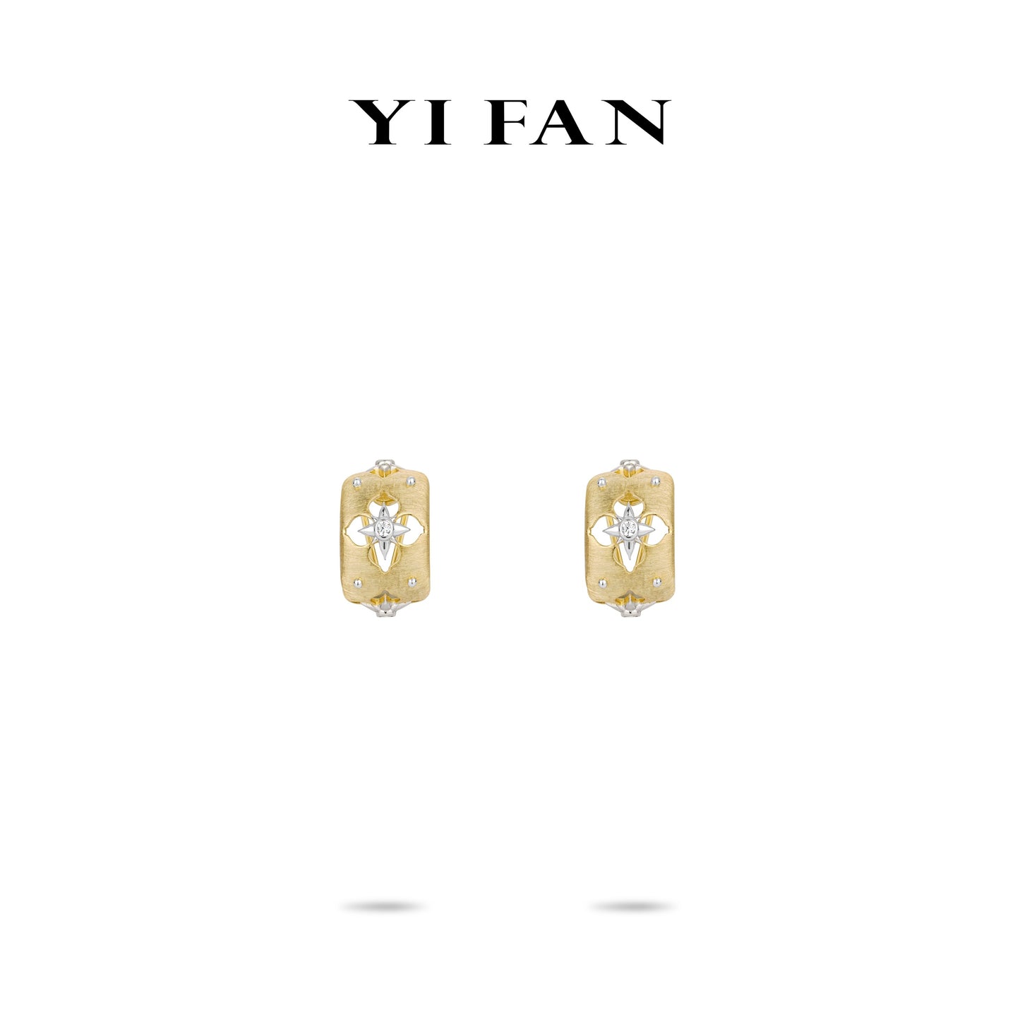 Golden time collection:"ModerrGolden Brushed Clover" detailed Earrings