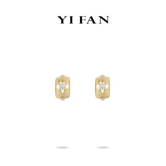 Golden time collection:"ModerrGolden Brushed Clover" detailed Earrings