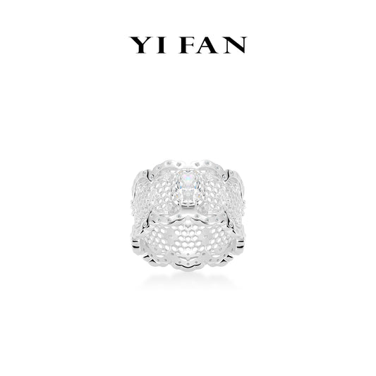 High Jewelry Collection: Luxury “lcy Pigeon Egg in hollowed Honeycomb" detailed wide band Ring