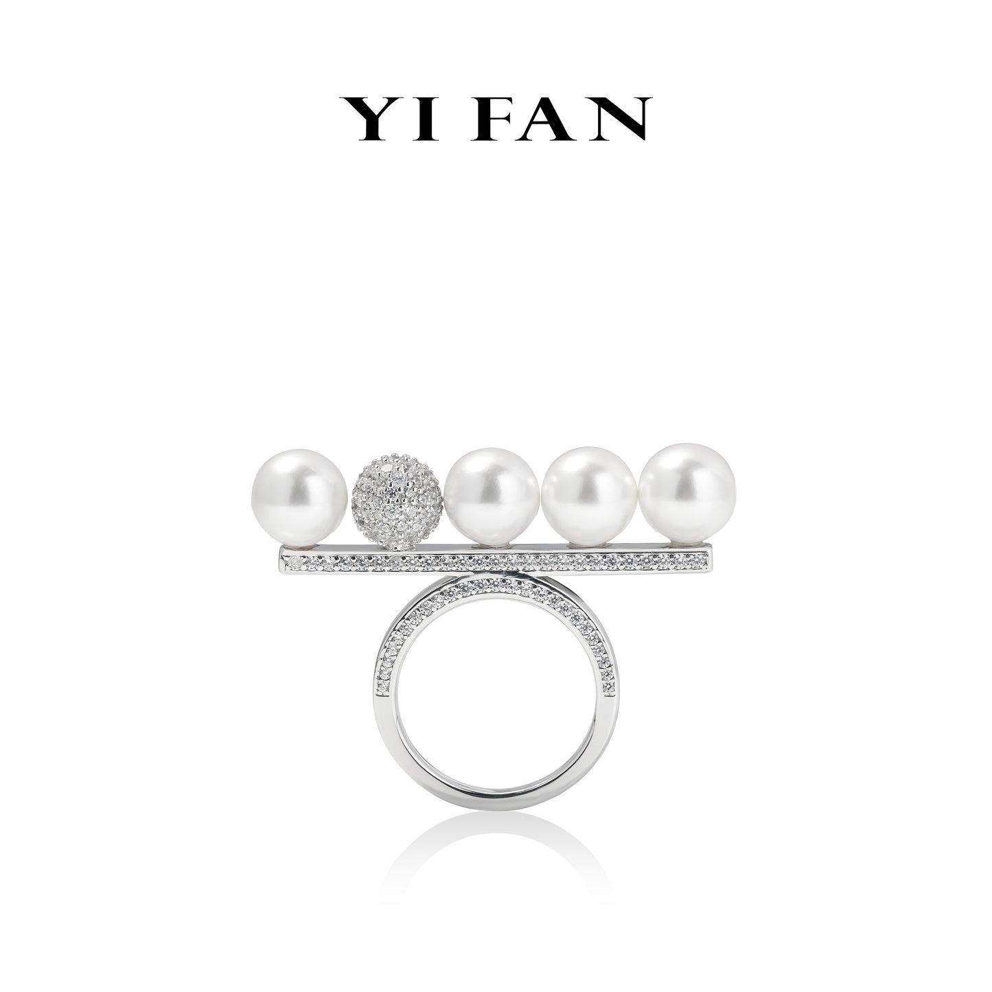 Spring Collection：Modern White Pearlsdetailed "5 dragon balls" ring.