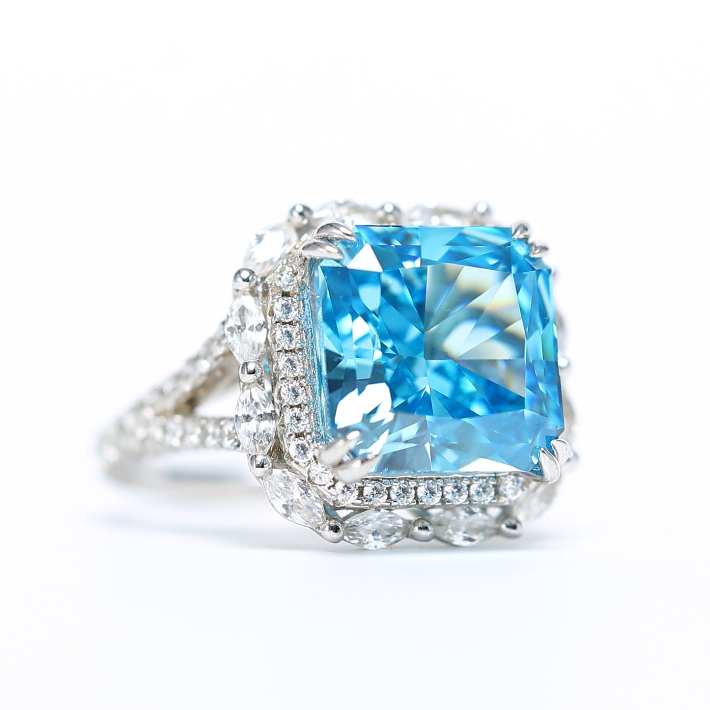 Micro-setting Aquamarine color 8 prong ring, sterling silver. (10 carat)