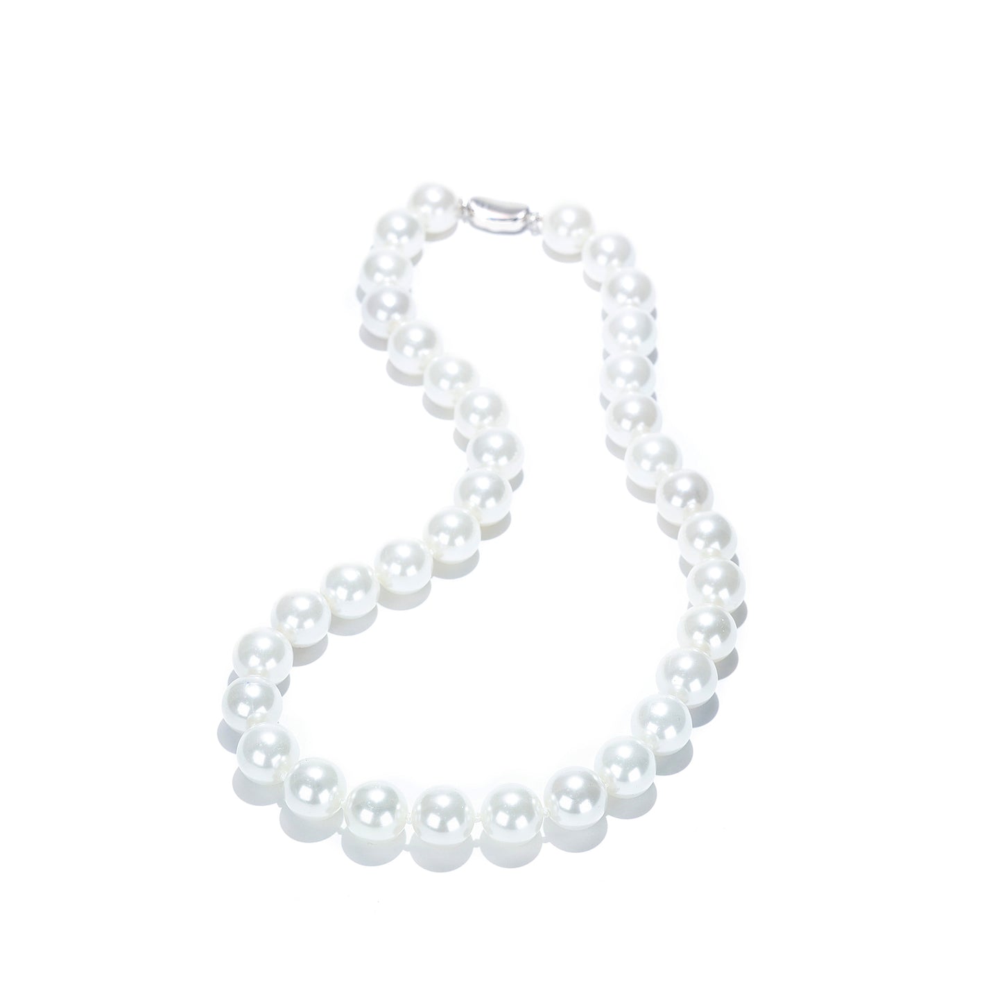 Classic White Shell pearl necklace，sterling silver