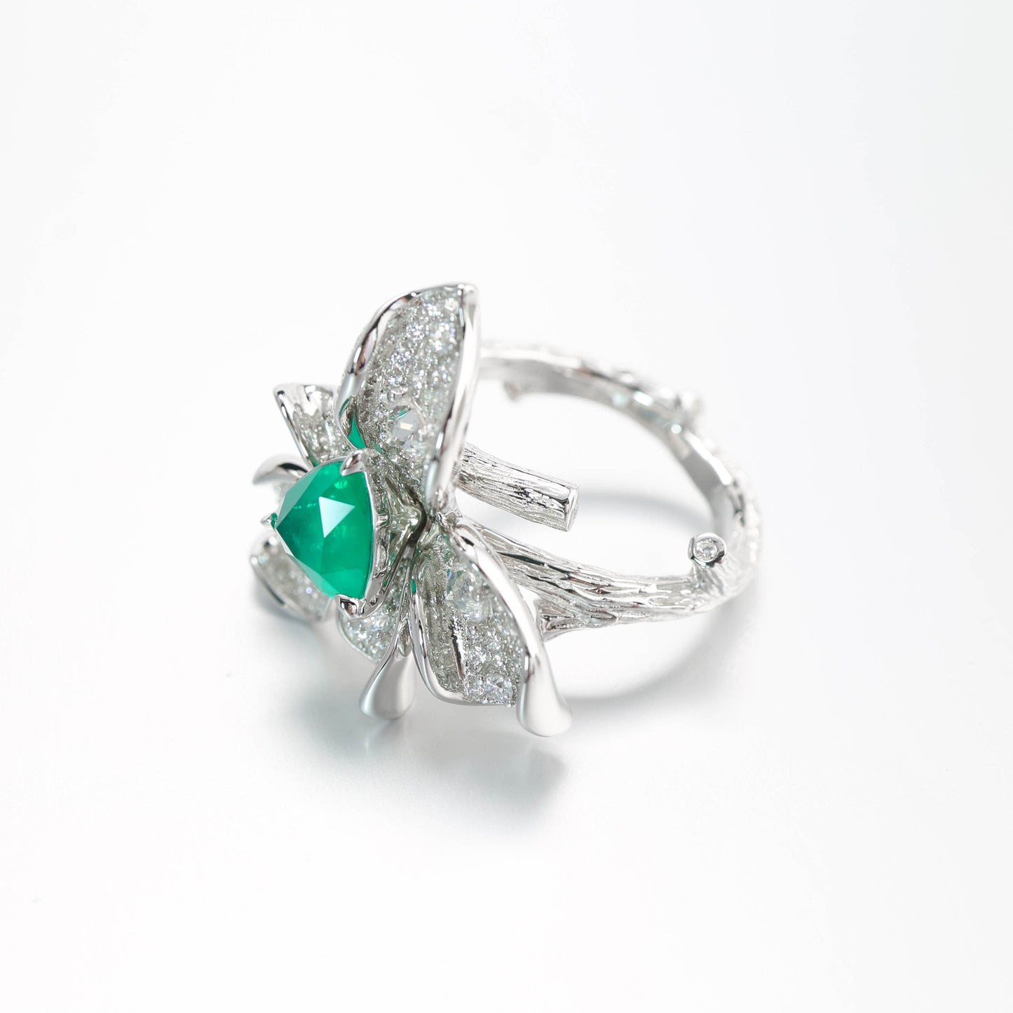 Micro-setting Emerald color Lab created stones Triangle shape Three petals ring, sterling silver