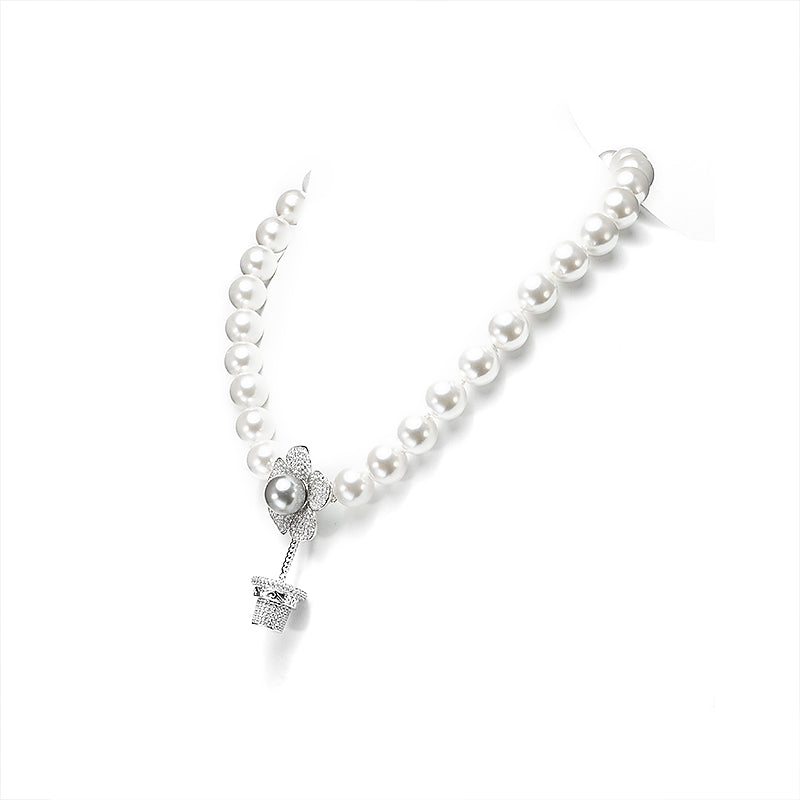 The nature collection: Sunflower White Pearl Luxury Necklace