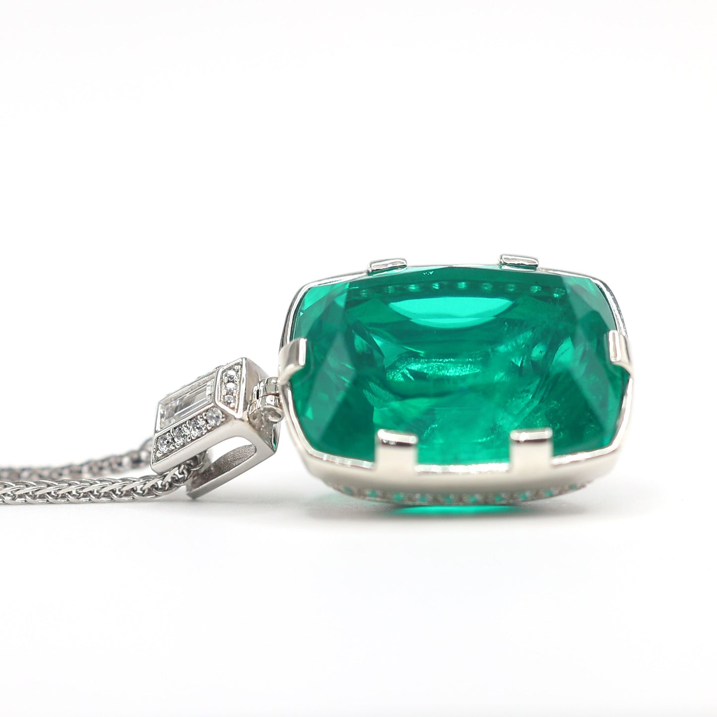 Micro-setting Emerald color miracle necklace, sterling silver. (16.5 carat)