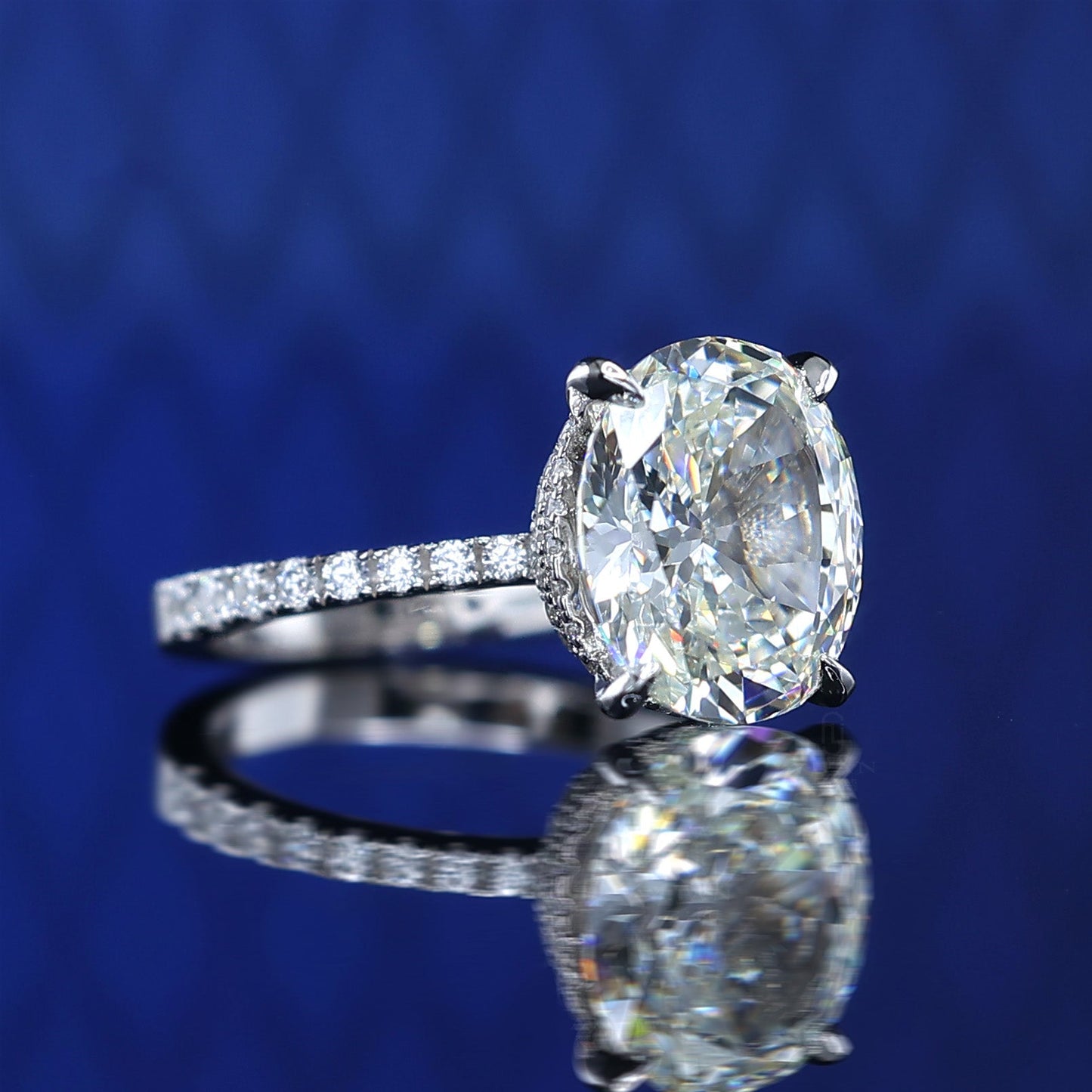 Promotional design Micro-setting Lab created stones Pigeon egg 4 prong ring, sterling silver. (5 carat)